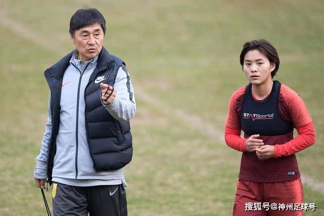 帕戈：KD去勇士和詹姆斯去76人很相似 但后者更老且76人是新阵容